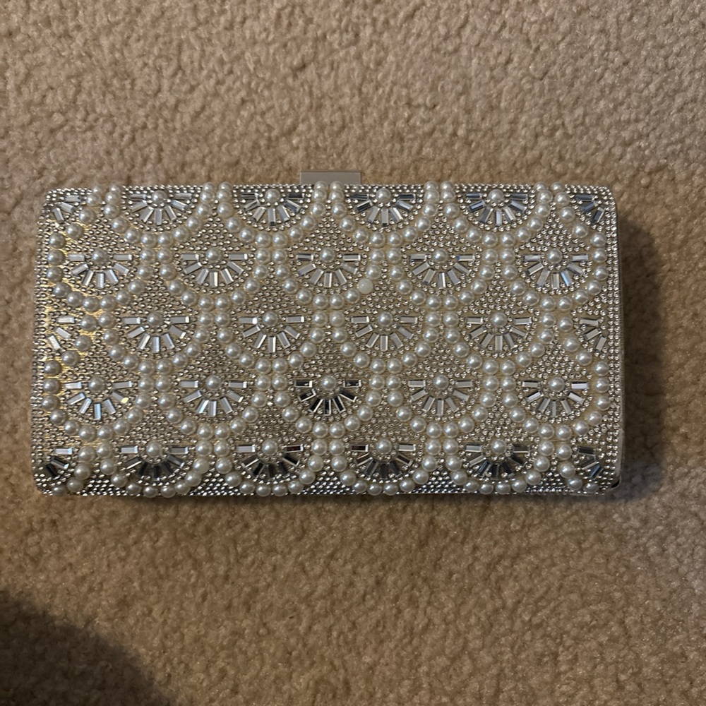 Elegant White Beaded Clutch